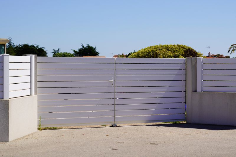 Vinyl Fencing Installation Costs — Cost of Vinyl Fencing Installation