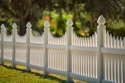 Vinyl Fencing is Stylish and Improves Curb Appeal!